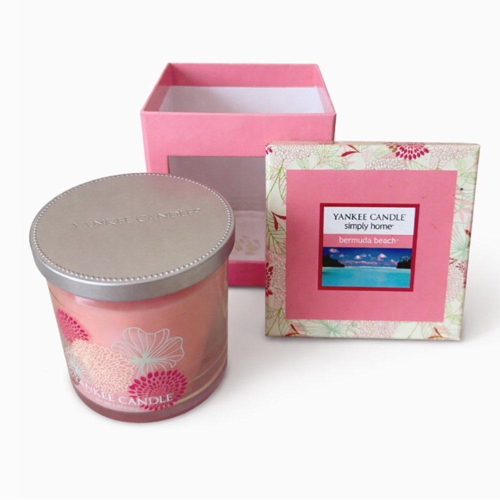 Yankee Candle Bermuda Beach Scented Candle  Small Tumbler Pink Floral Gift Box